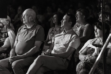 XOD-PRESS-Eva Boto – OBARVAJ SVET Z LJUBEZNIJO-27